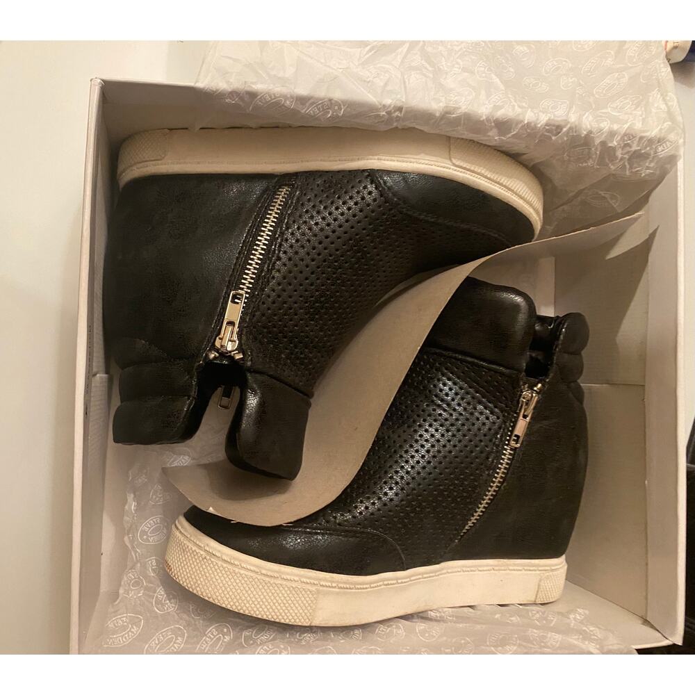 Steve Madden Leather Hidden Platform Tennis Shoes 7 1/2